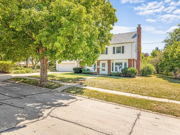 705 Regan St, Rockford, IL 61107