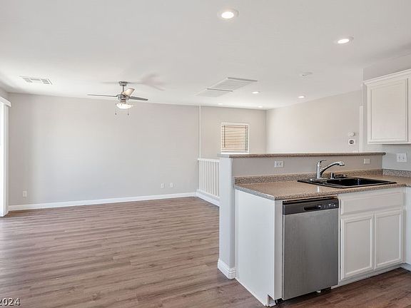 5th image of 11103 Abbeyfield Rose Dr