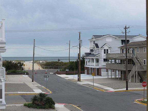 2nd image of 25 57th St E