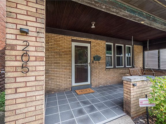4th image of 205 E Garden Rd