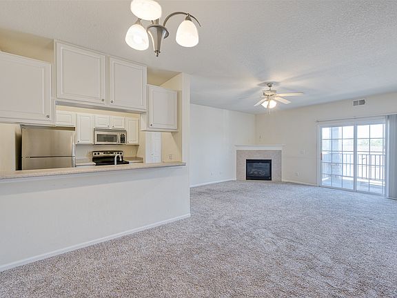 3rd image of 6255 Beechtree Dr Unit 4205