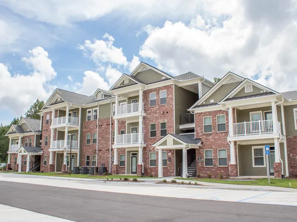 Pinecrest Village, 750 Andrews St #4f3587487, Douglas, GA 31533