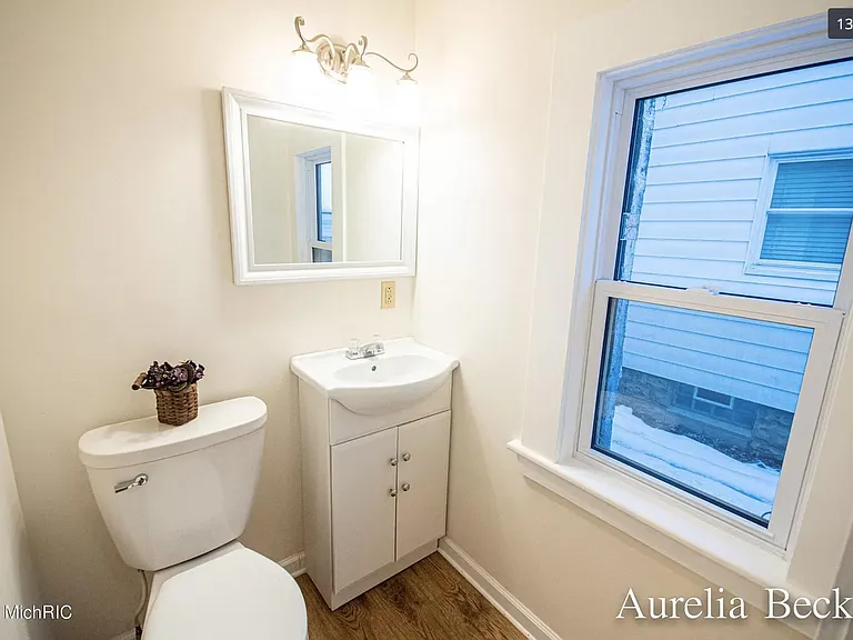 420 Lincoln Ave NW — Photo 12
