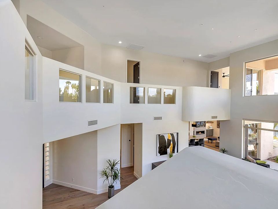 1st image of 10172 E Cochise Dr