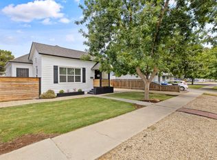 224 E 10th St, Hanford, CA 93230