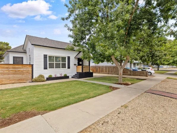 224 E 10th Street, Hanford, CA 93230