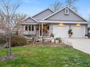 4983 Edgewater Beach Rd, Green Bay, WI 54311