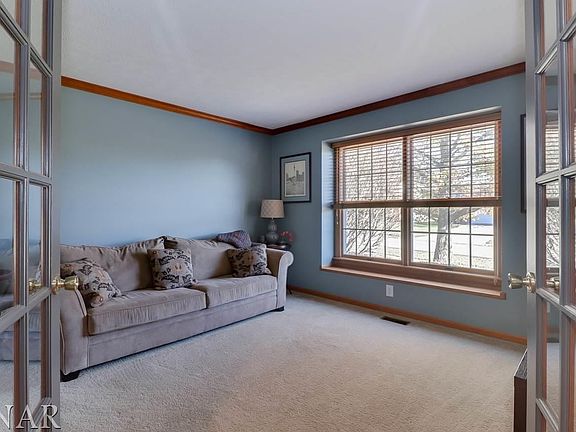4th image of 53 Ravenwood Cir