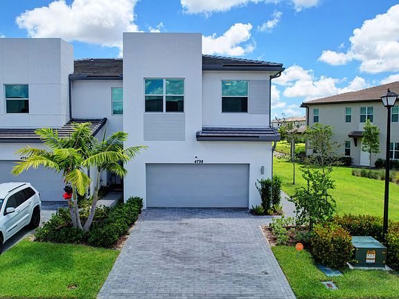 2nd image of 4798 Navali Drive