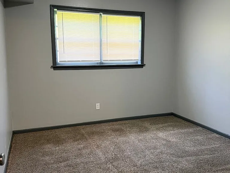 4750 Lafayette Ave — Photo 4