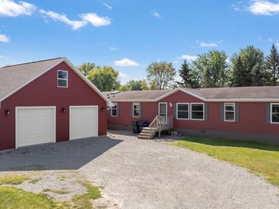 407 Riverview Ct, Fremont, WI, 54940