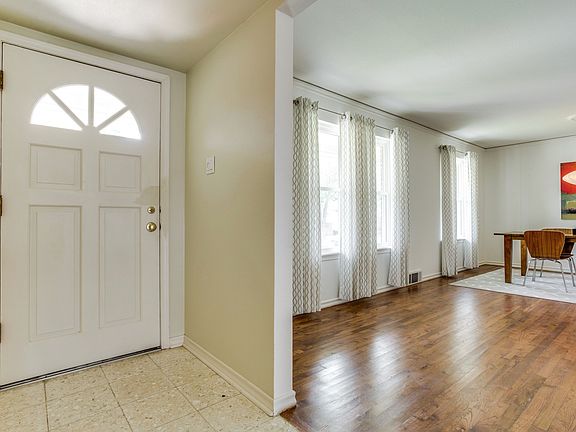 4th image of 8931 Sweetwater Dr
