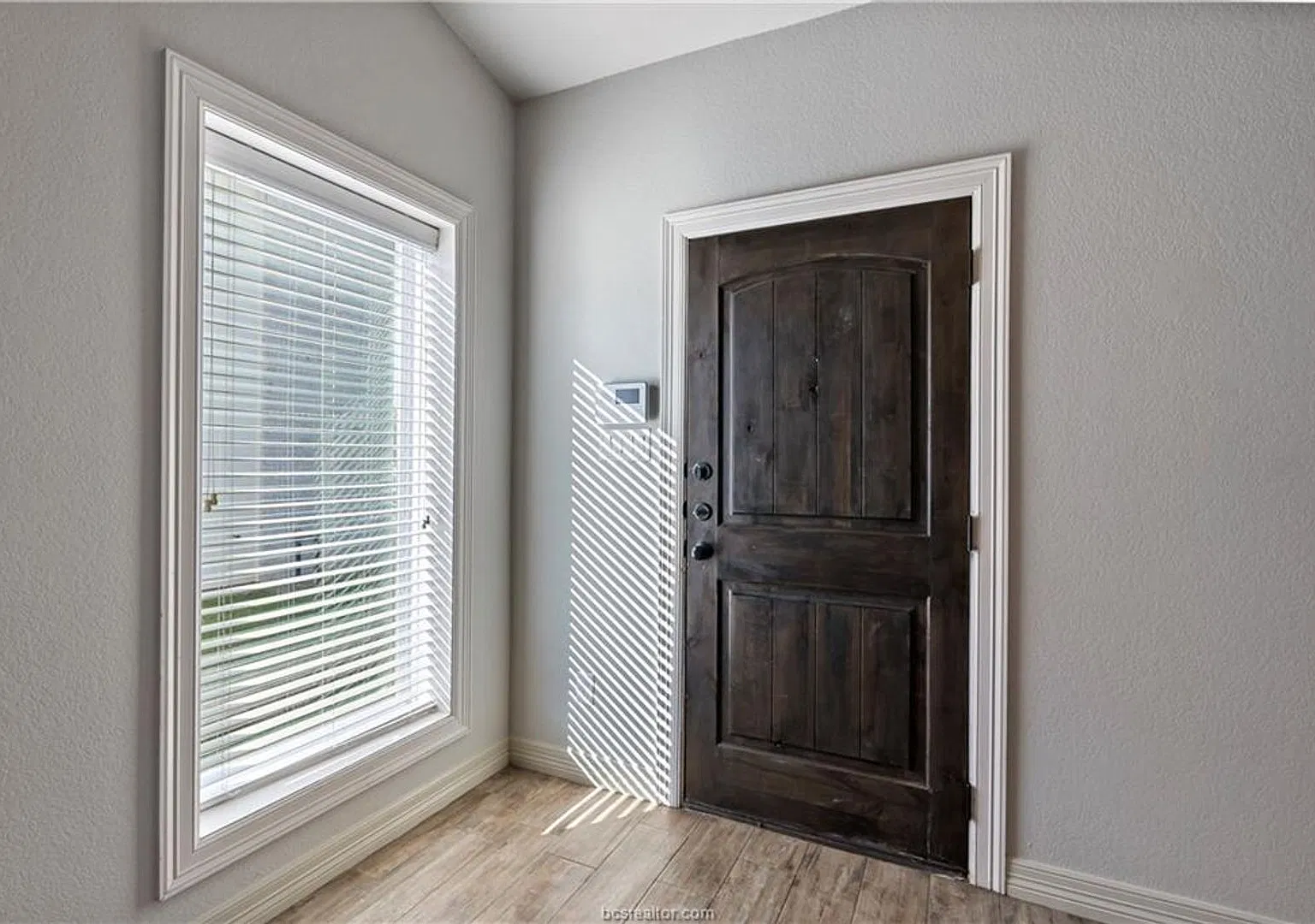1007 Foster Avenue — Photo 3
