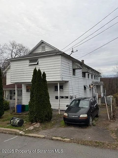 22 E Broadway St photo 1
