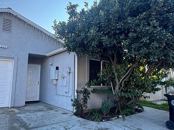 3rd image of 211 Presidio Avenue