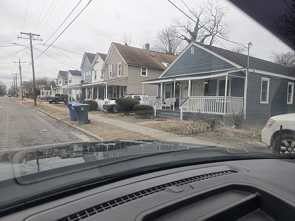 2nd image of 1233 26th St #B