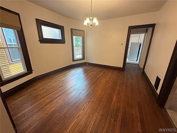 5th image of 501 Bird Ave