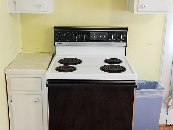 5th image of 155 E Court St