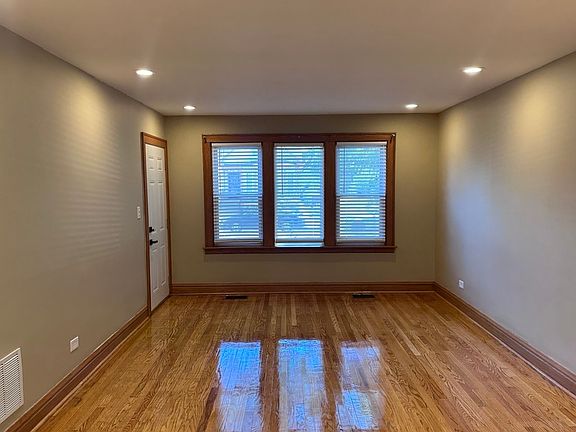 3rd image of 8532 S Yates Blvd Unit 1