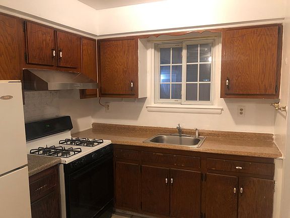 3rd image of 258 Ada Dr Floor 1
