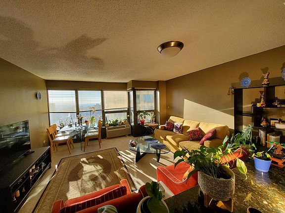 3rd image of 30 E Huron St APT 4006