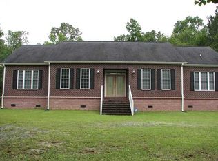 725 Yellow Brick Rd, Bonneau, SC 29431