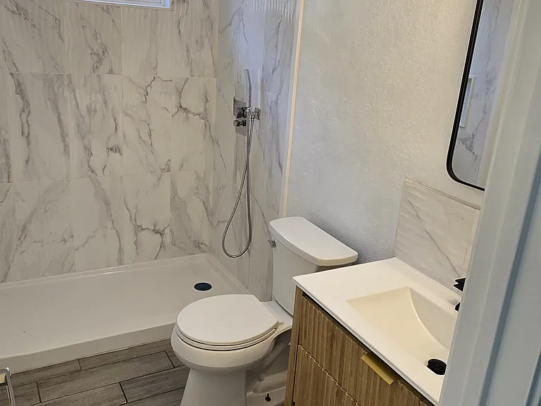 13916 Cambourne Dr — Photo 3