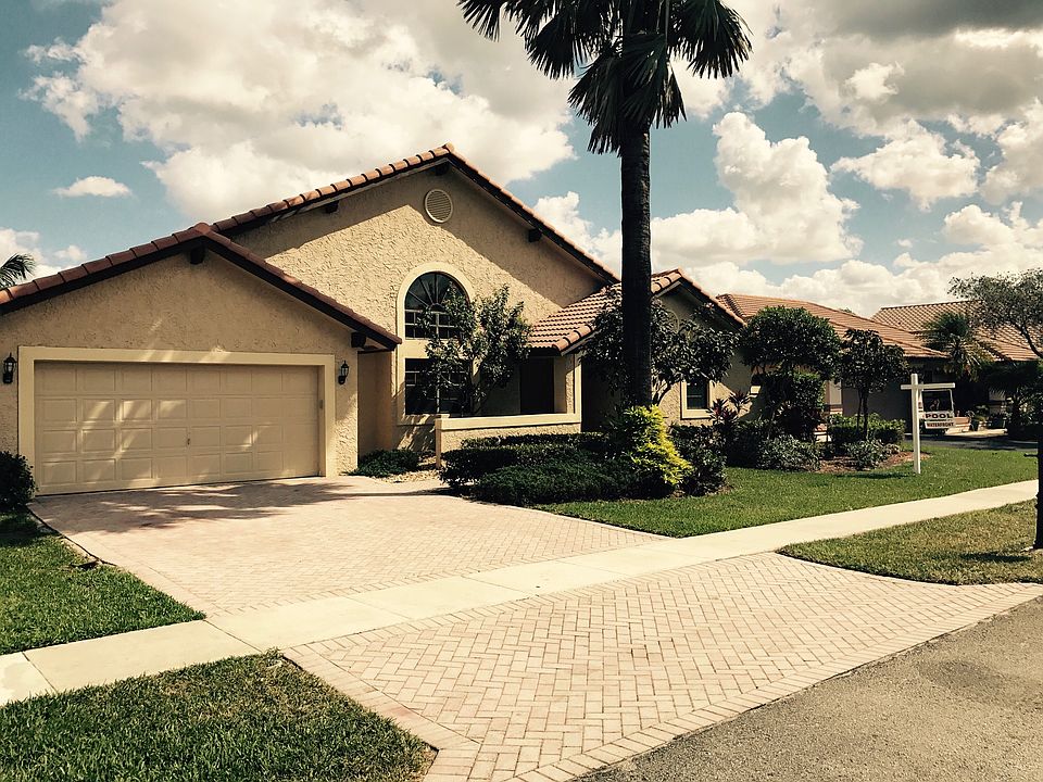 1st image of 1650 W Oak Knoll Cir