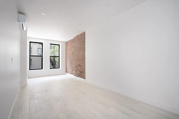 Rented by Bohemia Realty Group | media 12