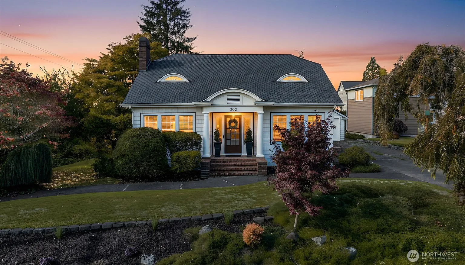 302 Avenue E photo 1