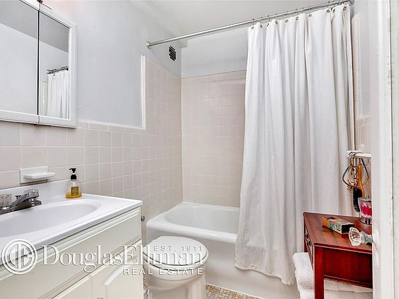 4th image of 243 W End Ave APT 203