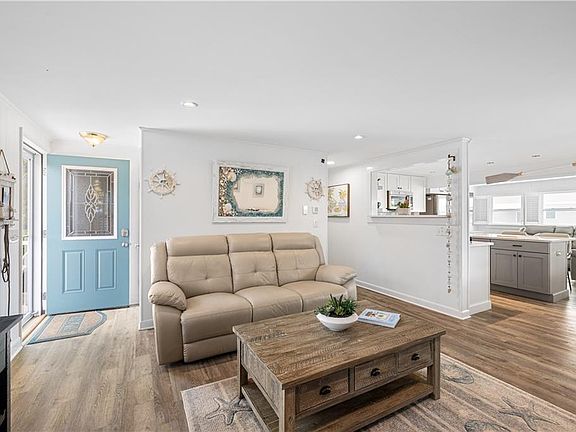 5th image of 35 Willow Ave