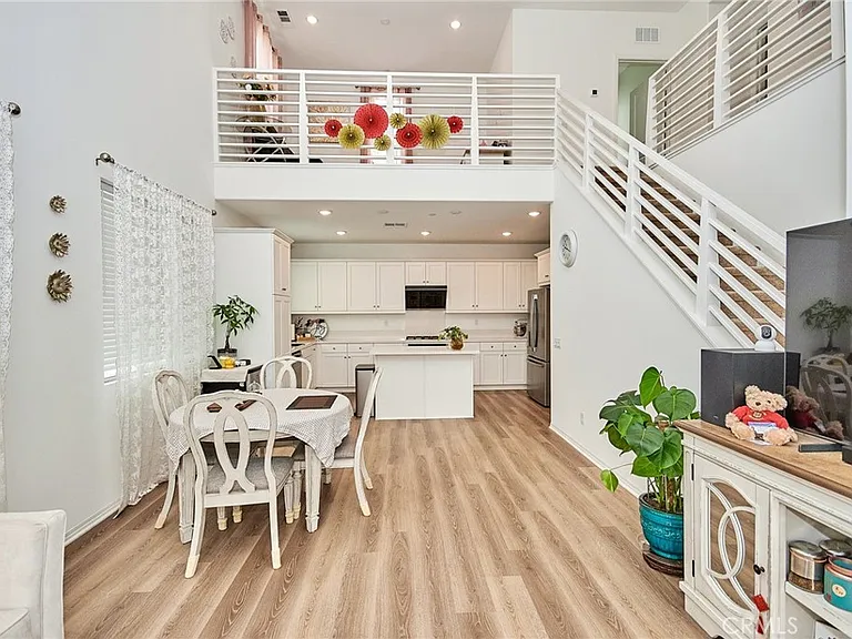 8788 Newview Pl — Photo 6