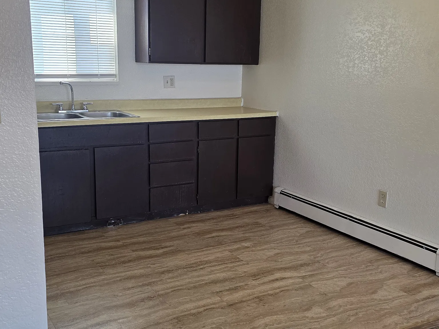 2 bed, 800 sqft, $1,200 — Photo 4