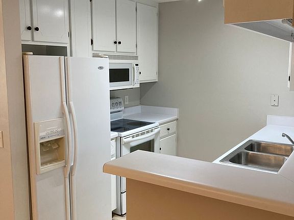5th image of 105 Woodberry Dr