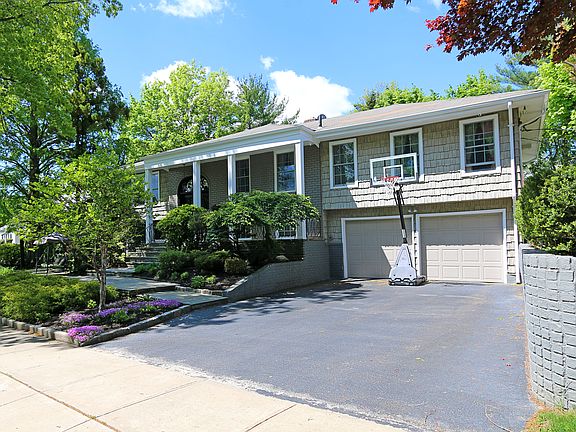 2nd image of 1 Sands Ct