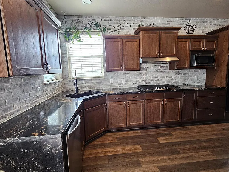 21206 Tallman Ct — Photo 11