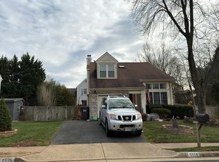 5559 Sequoia Farms Dr, Centreville, VA 20120