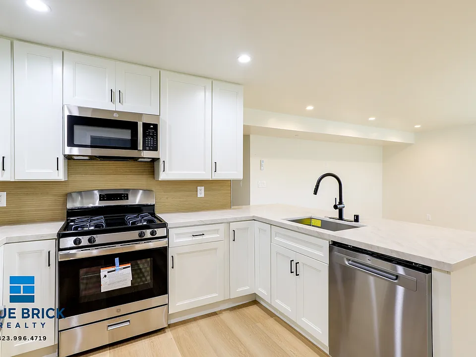 1405 N Normandie Ave #8