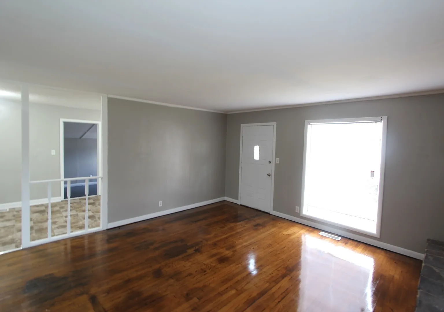 New On The Market! 3 Bedroom 1 Bath + Large Den. Get to it Fast!! — Photo 4