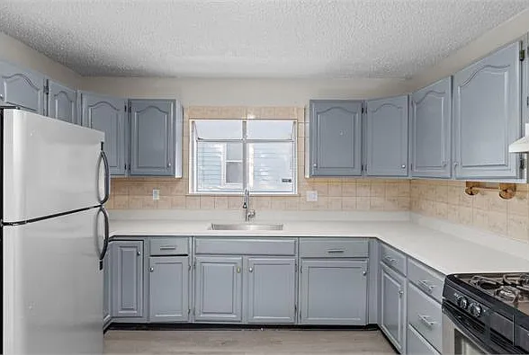 2056 Coleridge Dr — Photo 9