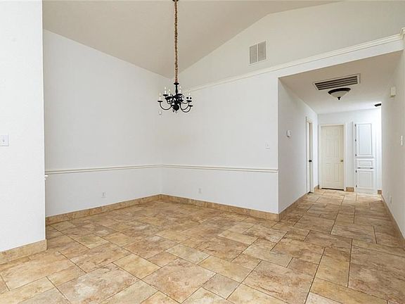5th image of 127 Royal Oak Dr