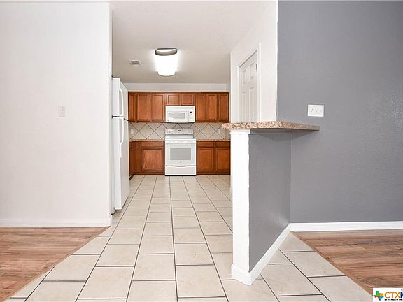 5th image of 903 Yi Dr
