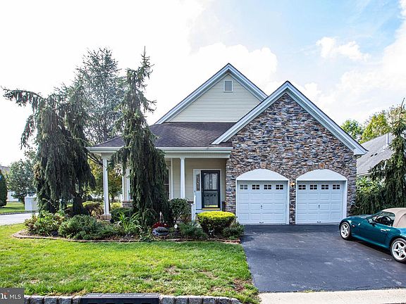 2nd image of 97 Hummingbird Dr