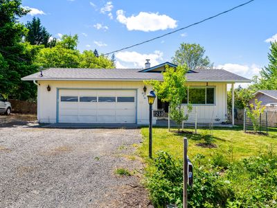210 Sky Crest Dr, Grants Pass, OR, 97527