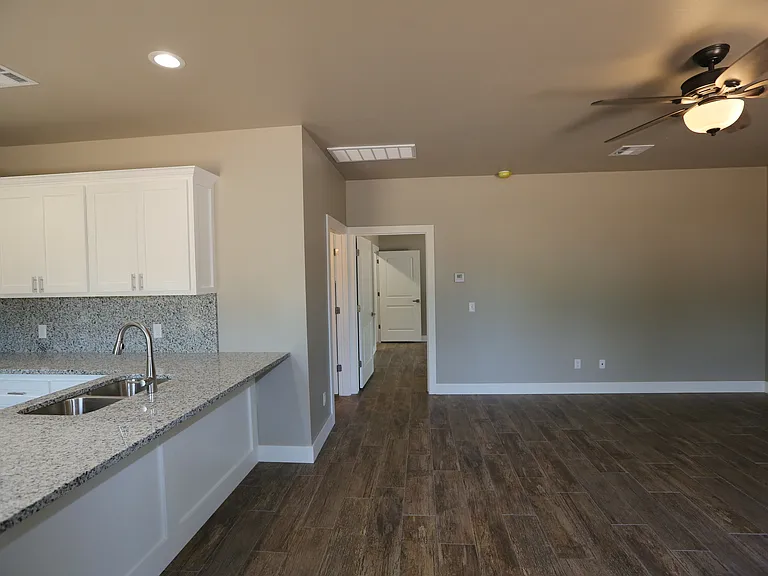 114 W French St — Photo 10