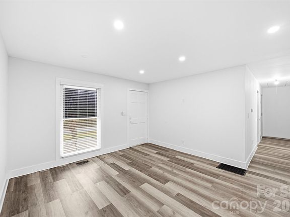 4th image of 157 Downey Lake Rd