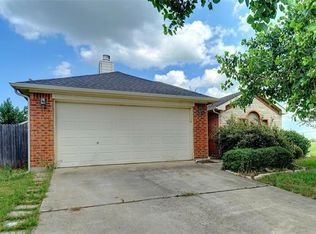 1000 Lake Ridge Dr, Sanger, TX 76266