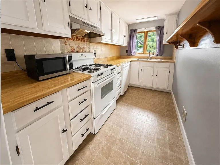 47 Church St #2 — Photo 11