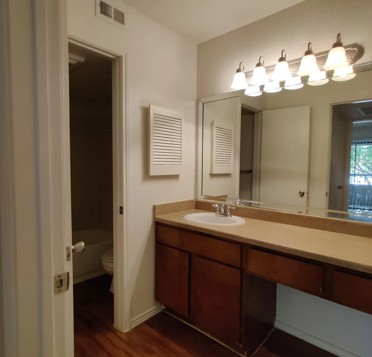 Hudson — Photo 4